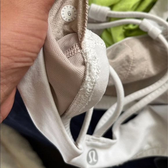 White lululemon bra size 6 - Picture 4 of 4